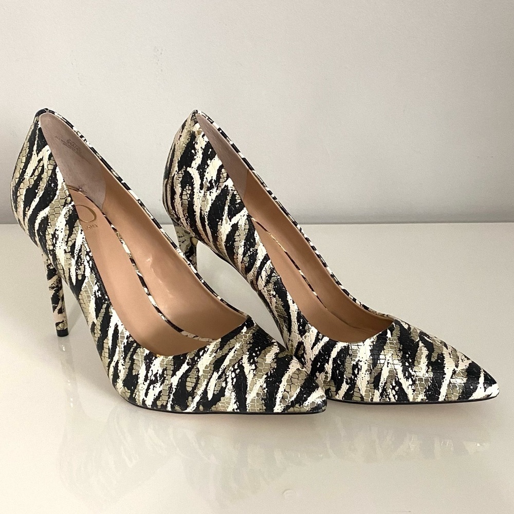 NWOT Jennifer López Heels